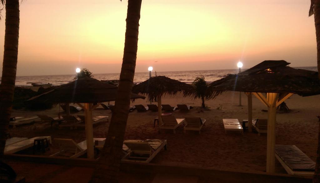 Lanka Beach Hotel Ettukala Экстерьер фото