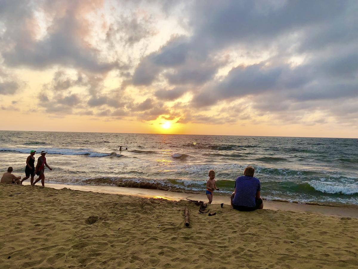 Lanka Beach Hotel Ettukala Экстерьер фото