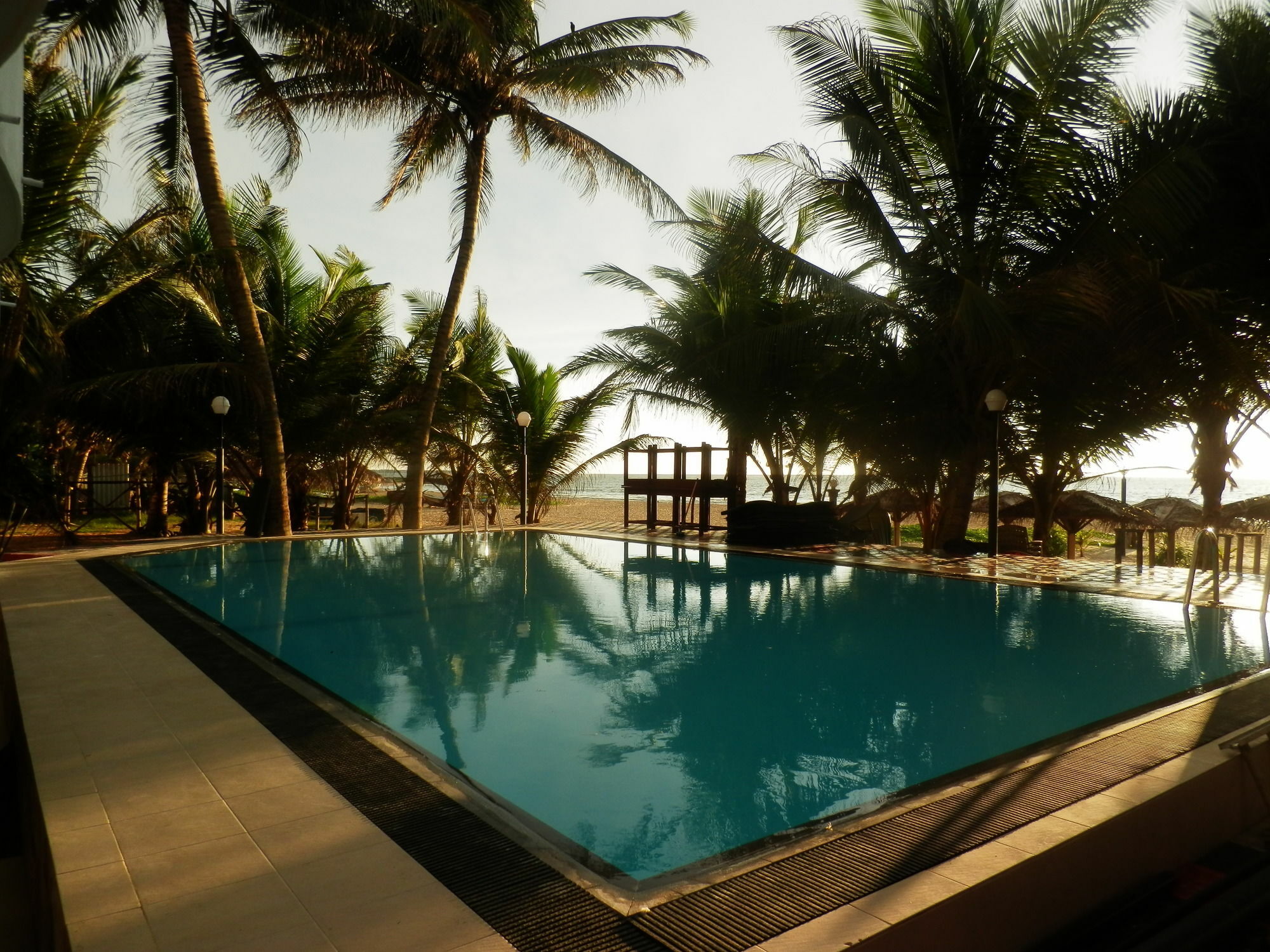 Lanka Beach Hotel Ettukala Экстерьер фото